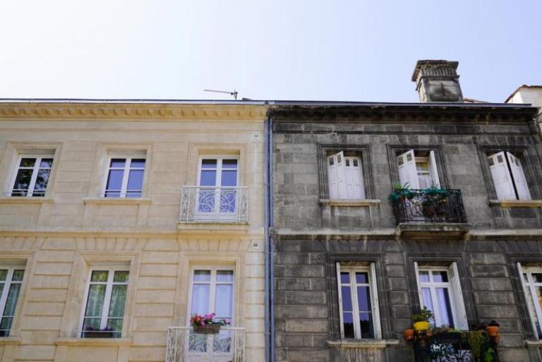 Pose de fenêtres à Pierres, garantir performance et isolation