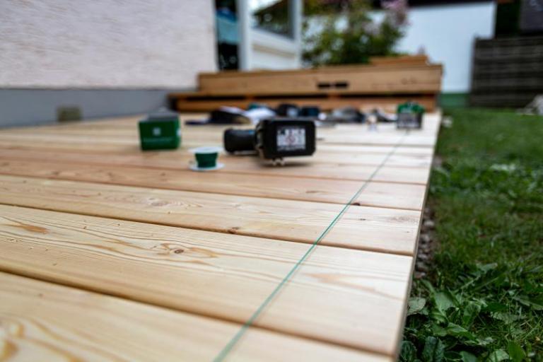 Guide pratique pour réussir l'installation d'un bardage bois durable